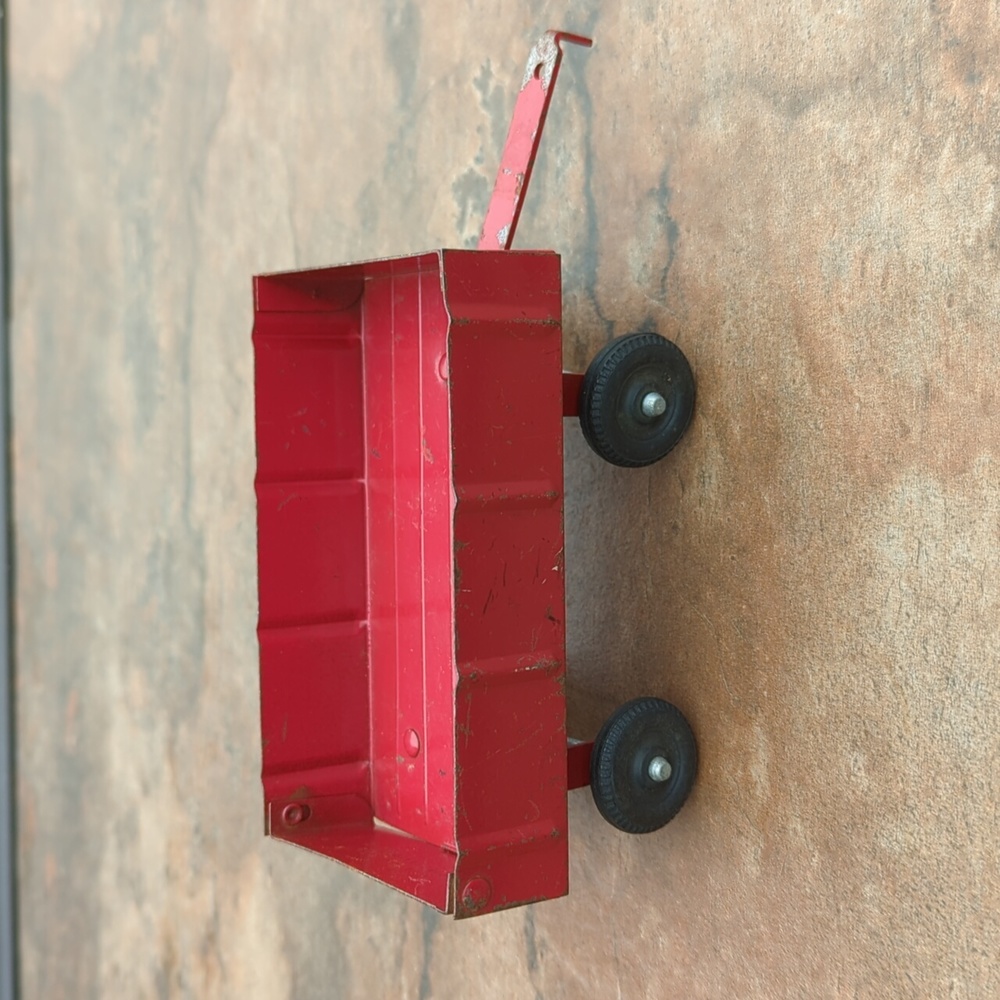 Vintage ertl 1/32 scale International Harvester trailer/wagon